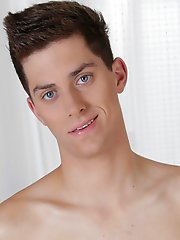 Raw: Hot, horny masseur gives his clients the rub-down of their lives. The result? Oodles of jizz!